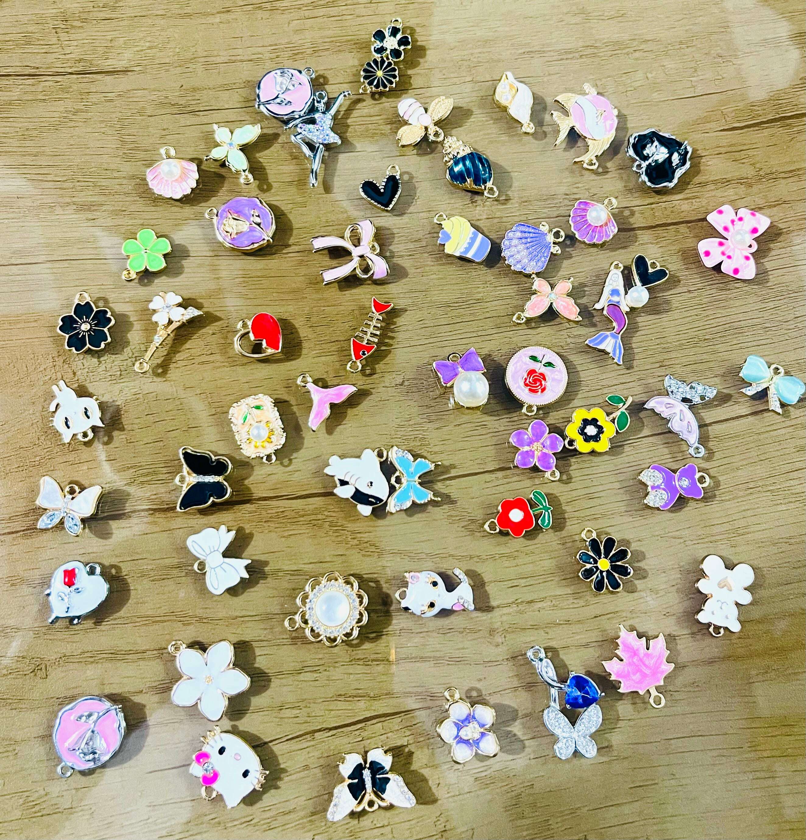 MIX CHARMS 50 PCs Deal