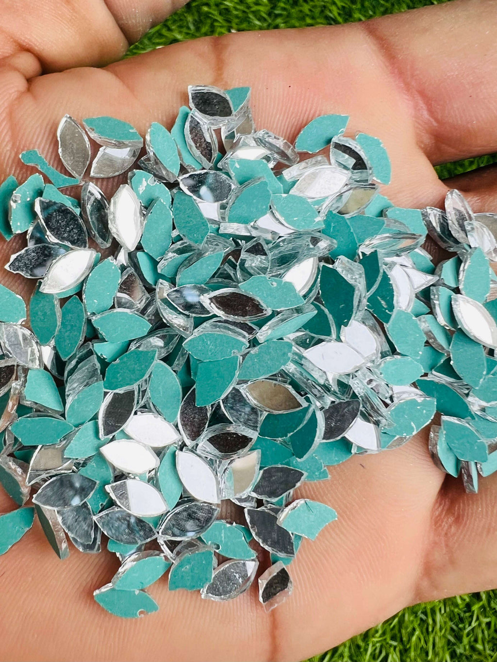 White Mirror 4x8mm